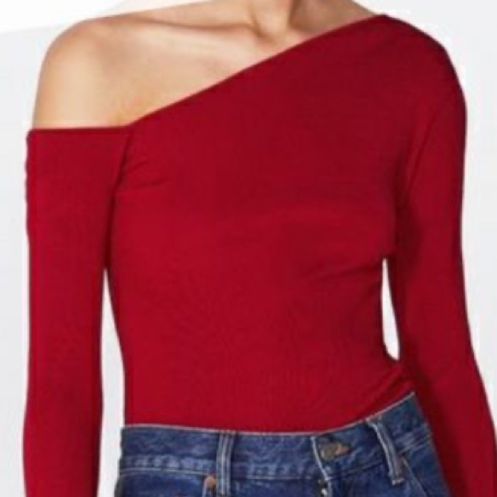 NWT ZARA Red Asymmetrical Long Sleeve Ribbed Top Size Small